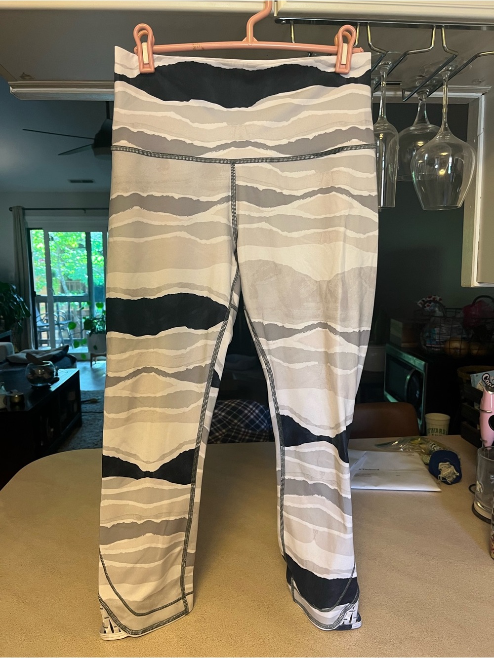 LULULEMON TRUE SELF CROP LEGGINGS.